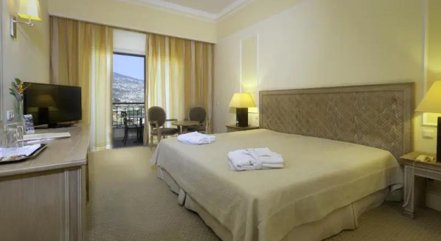 Двухместный номер Standard с балконом и с видом на сад Quinta Funchal Gardens – Adults Only