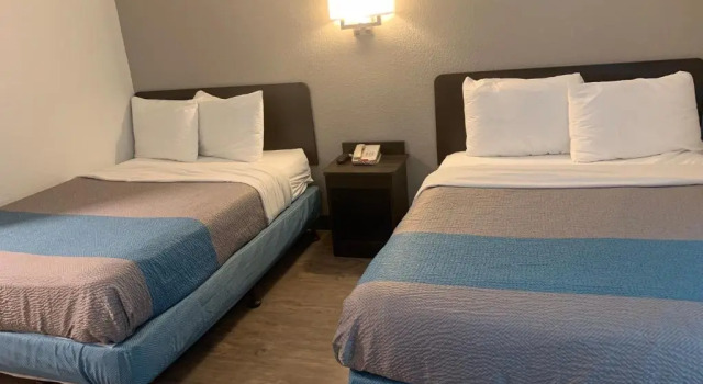 Четырёхместный номер Deluxe Motel 6-Fort Wayne, IN