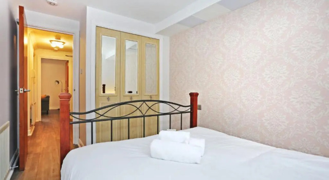 Апартаменты ALTIDO 2BR Apartment with Free Parking, near The Royal Mile