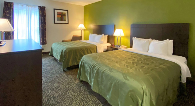 Четырёхместный номер Standard Quality Inn Union US Hwy 176