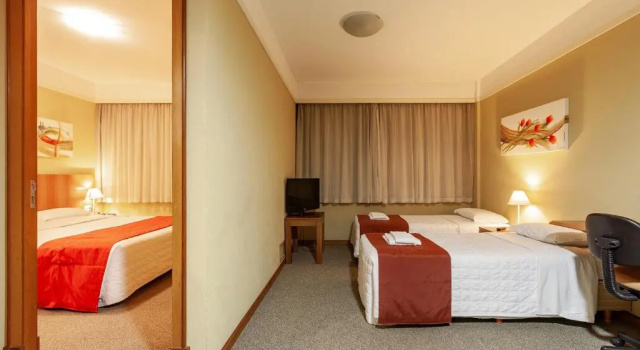 Четырёхместный номер Superior Tri Hotel Executive Caxias