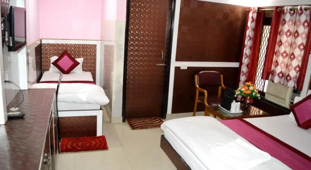 Номер Deluxe Hotel Su Shree Continental Dx 5 mins From New Delhi Railway Station & Free Car Parking