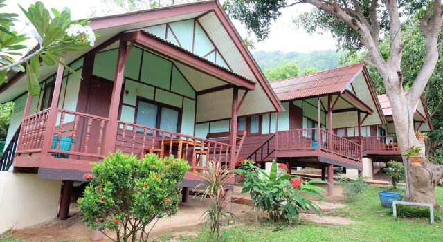 Трёхместное бунгало с балконом Pooltrap Village Bungalow
