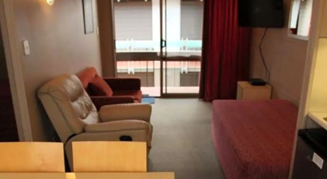 Апартаменты Epsom Motel