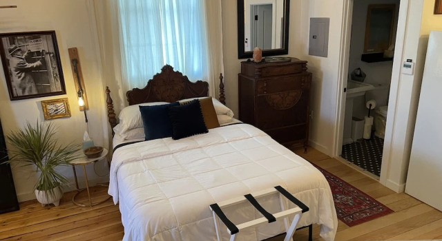 Люкс Deluxe Painted Lady Bed & Brew