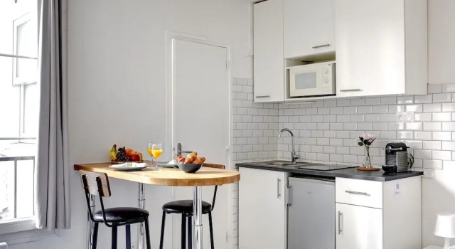 Cozy Studio by the Eiffel Tower - For 2, Забронировать Апартаменты/квартира Париж Иль-де-Франс, рядом с Малый дворец (Petit Palais)