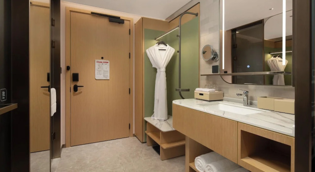 Люкс Comfort Hilton Garden Inn Shaoxing Lu Xun Native Place