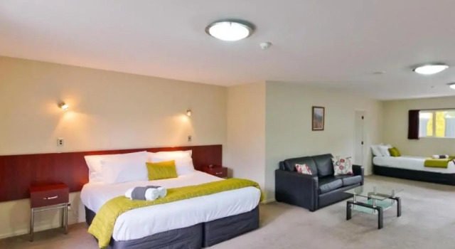 Семейная студия ASURE Avenue Motor Lodge