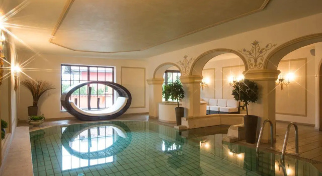Kur- und Sporthotel Hirsch, Rezerwuj Hotel Hotele w Oberstaufen z basenem, Basen