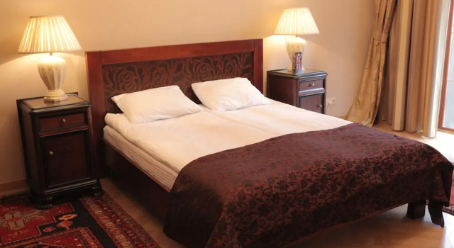 Люкс Luxury British Club Lviv