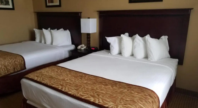 Четырёхместный номер Standard Days Inn by Wyndham Lincoln, IL Route 66