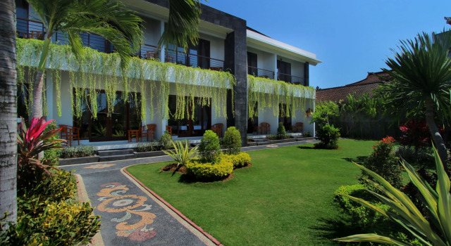 Sri Kandi Inn
