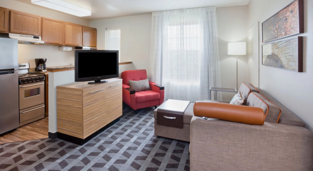 TownePlace Suites Minneapolis Eden Prairie, Varaa Hotelli Hotellit Minnesota pysäköinnillä, Pysäköinti