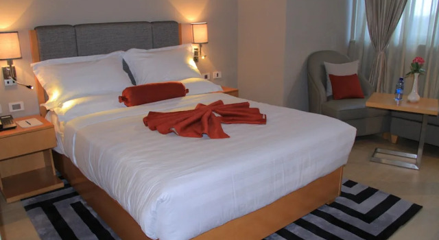 Standard- familie værelse med altan Bole Ambassador Hotel