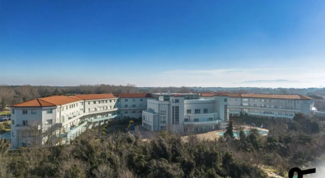 HOTIDAY Room Collection - Tirrenia, Book Hotel Hotels in Pisa with Parking, Parking