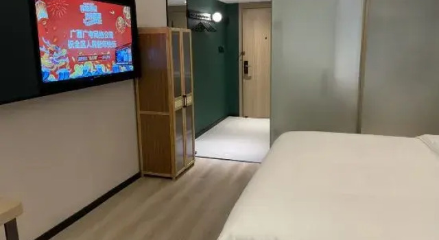 Huating Yunqi Hotel, Book Hotel Hoteller i Baise med pool, Swimmingpool