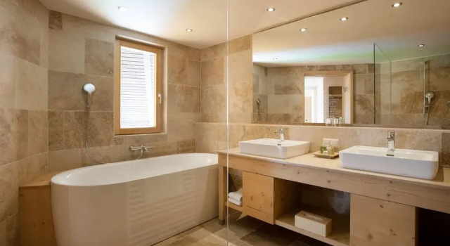 Люкс с балконом Almwellness Hotel Pierer