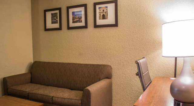 Четырёхместный люкс Comfort Suites San Antonio SeaWorld - Lackland AFB