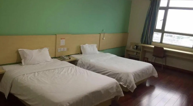 Двухместный номер Business 7 Days Inn Yangjiang Yangdong Time Square Shopping Mall Branch