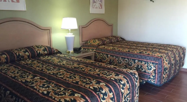 Четырёхместный номер Deluxe Sun Star Inn Los Banos