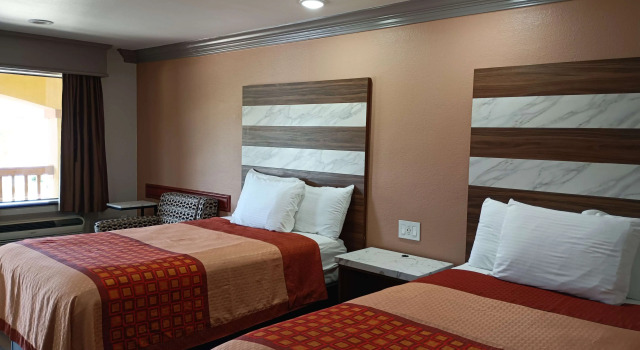 Четырёхместный номер Standard Americas Best Value Inn & Suites-Alvin/Houston