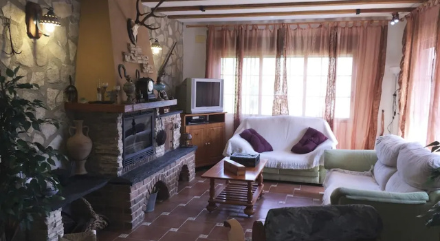 Ad4101 in Denia With 4 Bedrooms and 1 Bathrooms