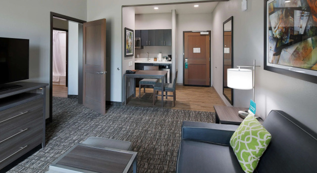 Homewood Suites By Hilton Topeka, Prenota Hotel Topeka Kansas
