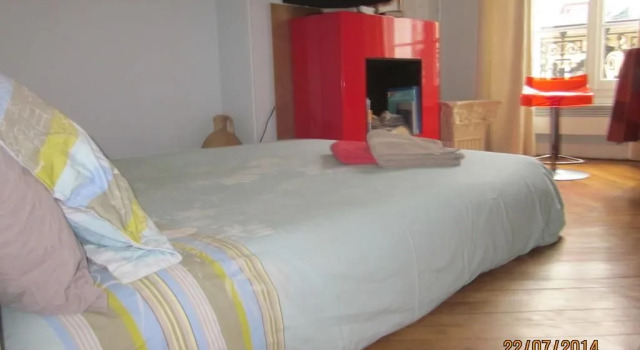 Bed and Breakfast Paris Centre, Забронировать Отель Париж Иль-де-Франс, рядом с Станция метро Rambuteau