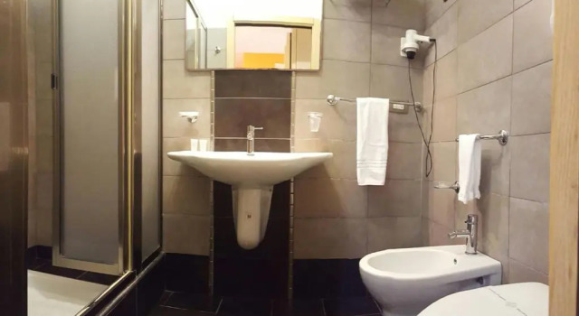 Standard- tredobbelt værelse med altan Hotel Nautic