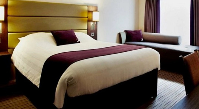 Premier Inn Huddersfield North, Забронировать Отель Отели Англии 3 звезды, 3*