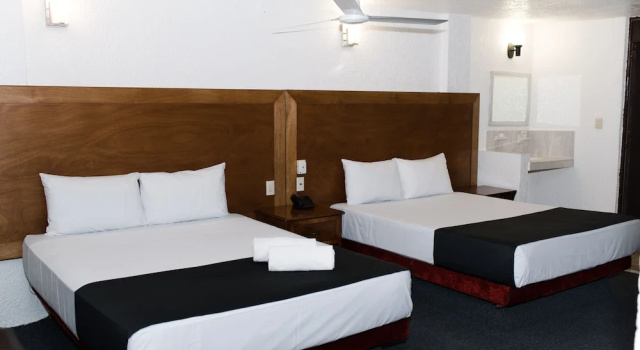 Четырёхместный номер Standard Hotel Central Irapuato - Hotel en Irapuato