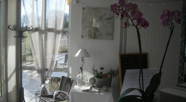 L'imprévu, Rezervasyon Otel Dole Jura