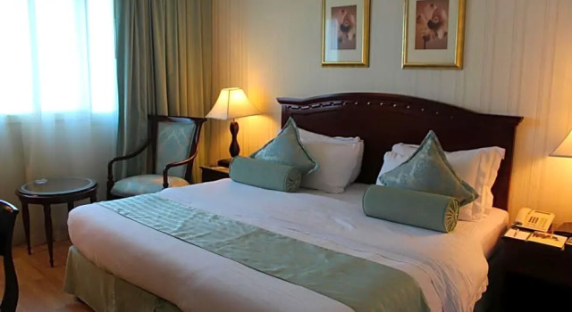 Номер Deluxe Golden Tulip Al Hamra