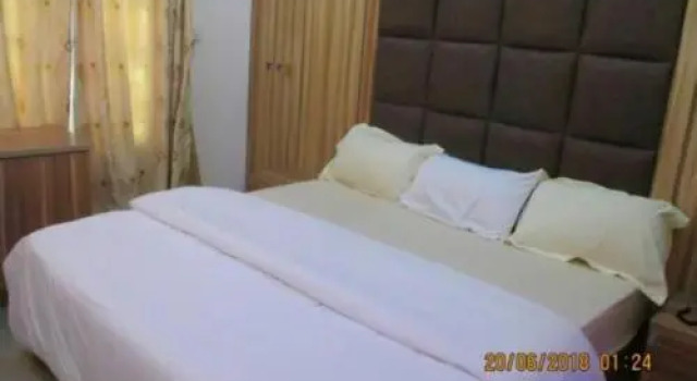 11:45 Hotel & Suites