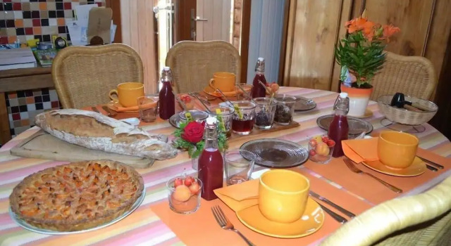 La Fleur de Vigne - Maison D'Hotes, Rezerwuj Bed and Breakfast Gensac-la-Pallue Charente
