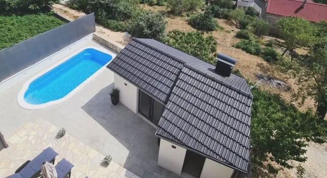 Апартаменты Shadesofblue M & M Sleeps 4 With Pool