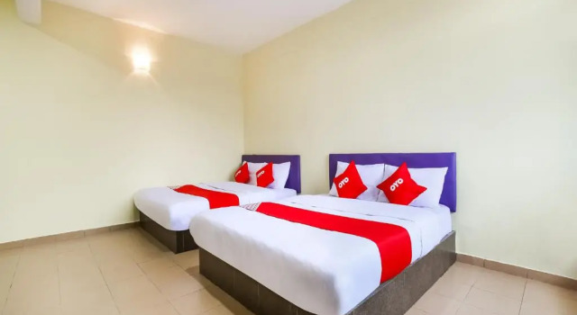 Люкс OYO 89585 Hotel Happy Inn