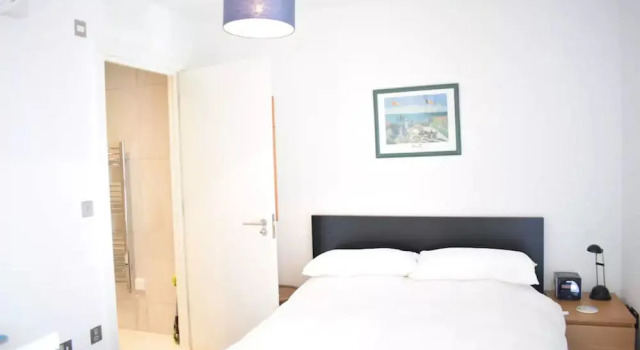 Modern 1 Bedroom With Balcony in Wandsworth, Забронировать Отель Отели Англии 3 звезды, 3*