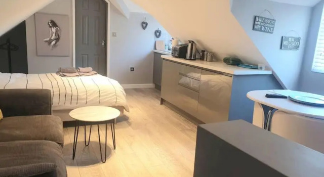 Contemporary Style Studio, Забронировать Отель Брэкнэлл Беркшир, рядом с Bracknell Forest Council