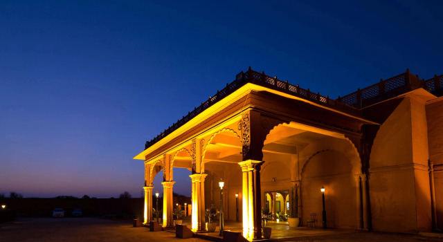 Двухместный люкс с видом на бассейн Vesta Bikaner Palace