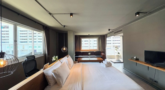 Номер Premier с балконом Centric Place Hotel