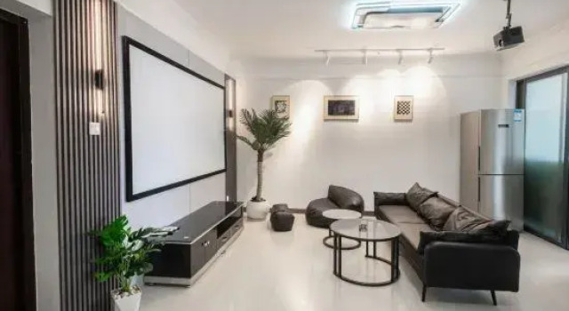 Четырёхместный люкс с 2 комнатами с балконом и с видом на море Cannes Time Seaview Inn