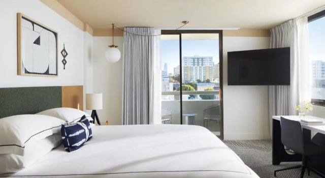 Двухместный номер Corner с балконом Kimpton Hotel Enso by IHG