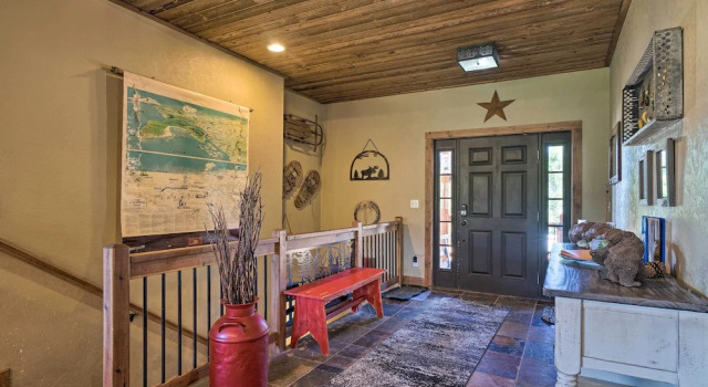 Коттедж с 3 комнатами с балконом Cripple Creek Mountain Getaway w/ Hot Tub & Views!