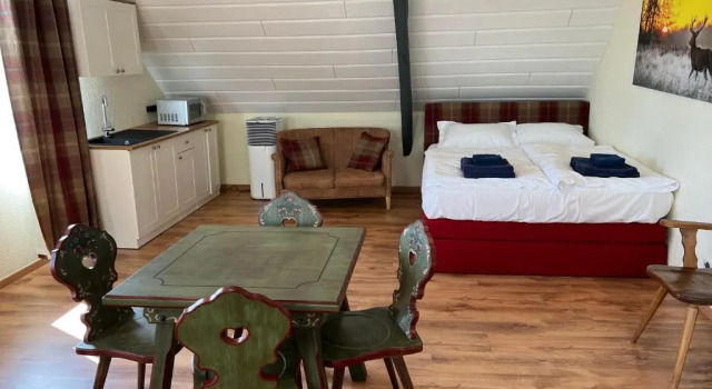 Апартаменты The Little Britain Inn Themed Hotel One of a Kind In Europe