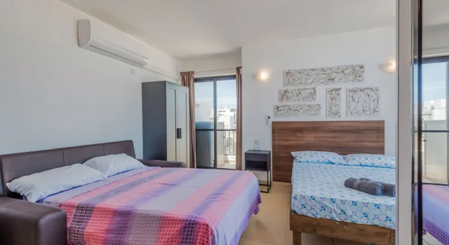 Getawaysmalta - Studio Penthouse With Seaview Terrace, Réserver Appartement Hôtels à Bugibba avec parking, Parking