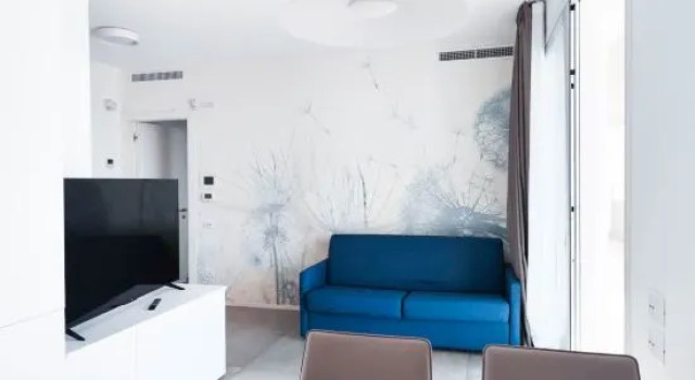 Апартаменты Modern Apartment Steps From the Beach