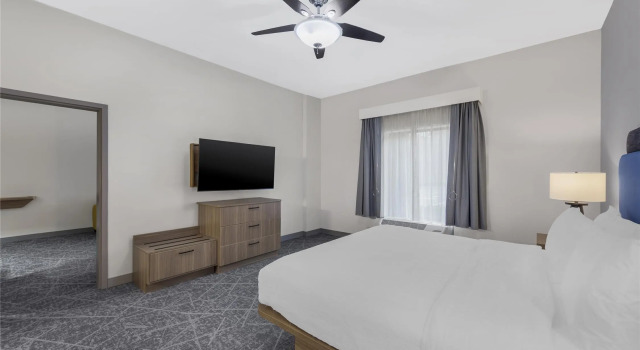 Двухместный люкс c 1 комнатой Hampton Inn Birmingham/Leeds