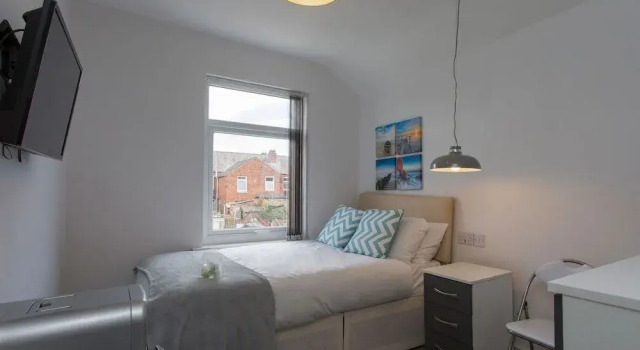 Crewe Rooms Westminster Street, Book Pension Crewe 