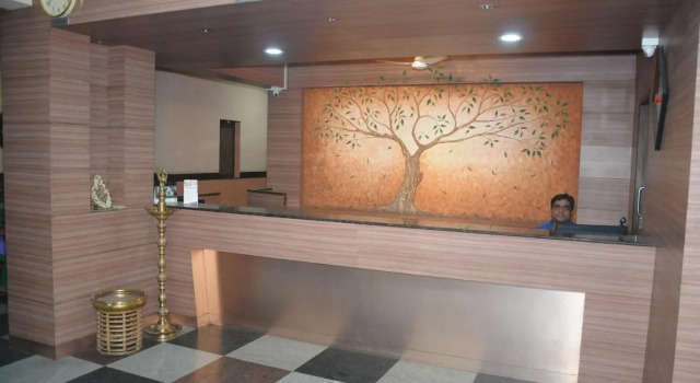 Mysore Mayflower Hotel, Buchen Sie Hotel Mysore Karnataka